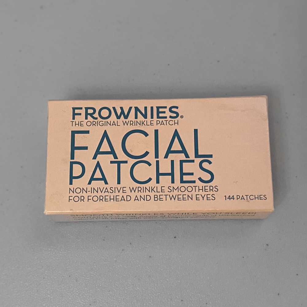 🎁 FREE with Purchase: Frownies Facial Patches (37 patches)